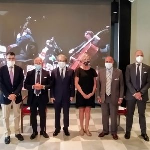 Scopri di più sull'articolo “Serenate” al Teatro Carlo Felice, il primo concerto con la RINA “Biosafety trust certification”