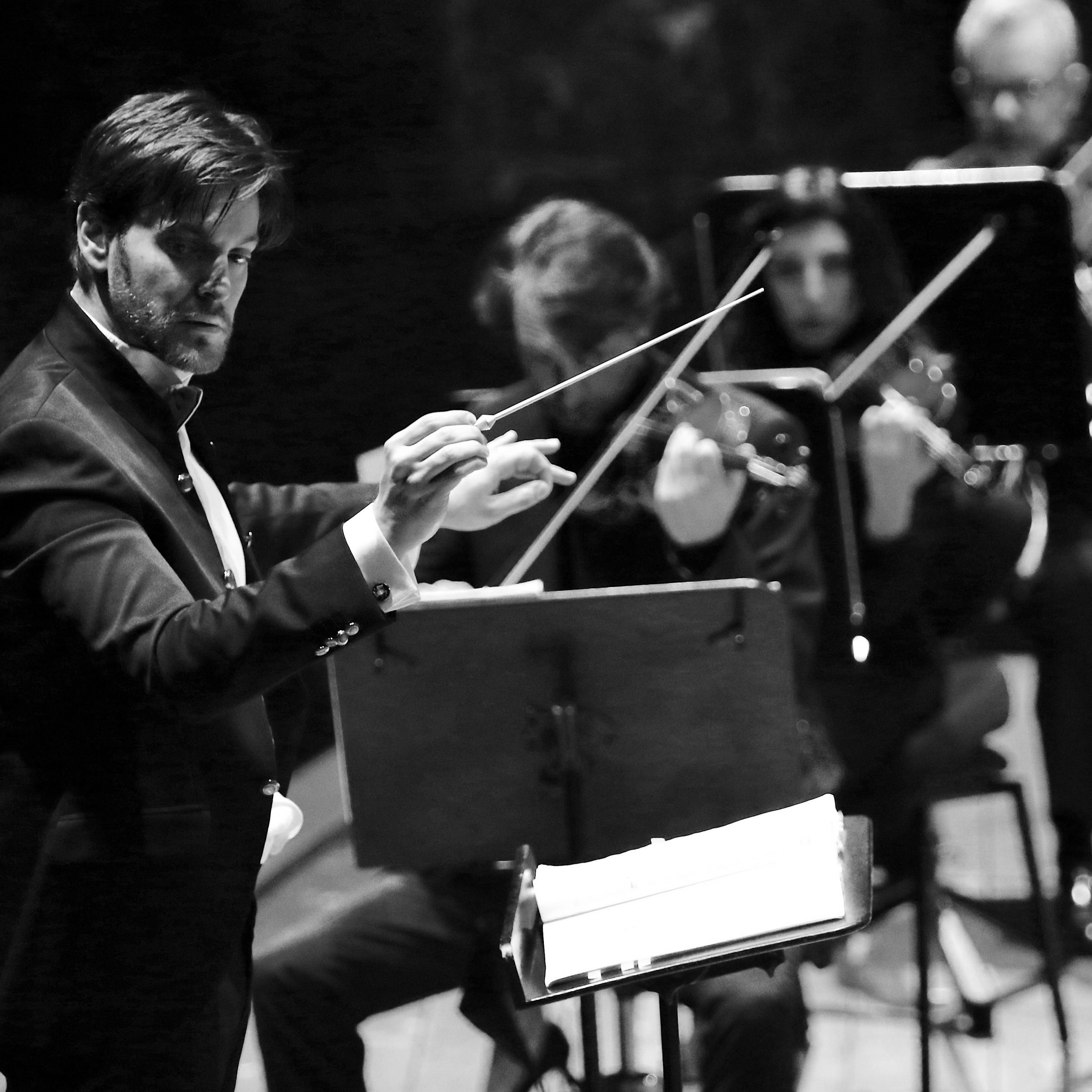 Read more about the article Carlo Felice online: dirige Spotti