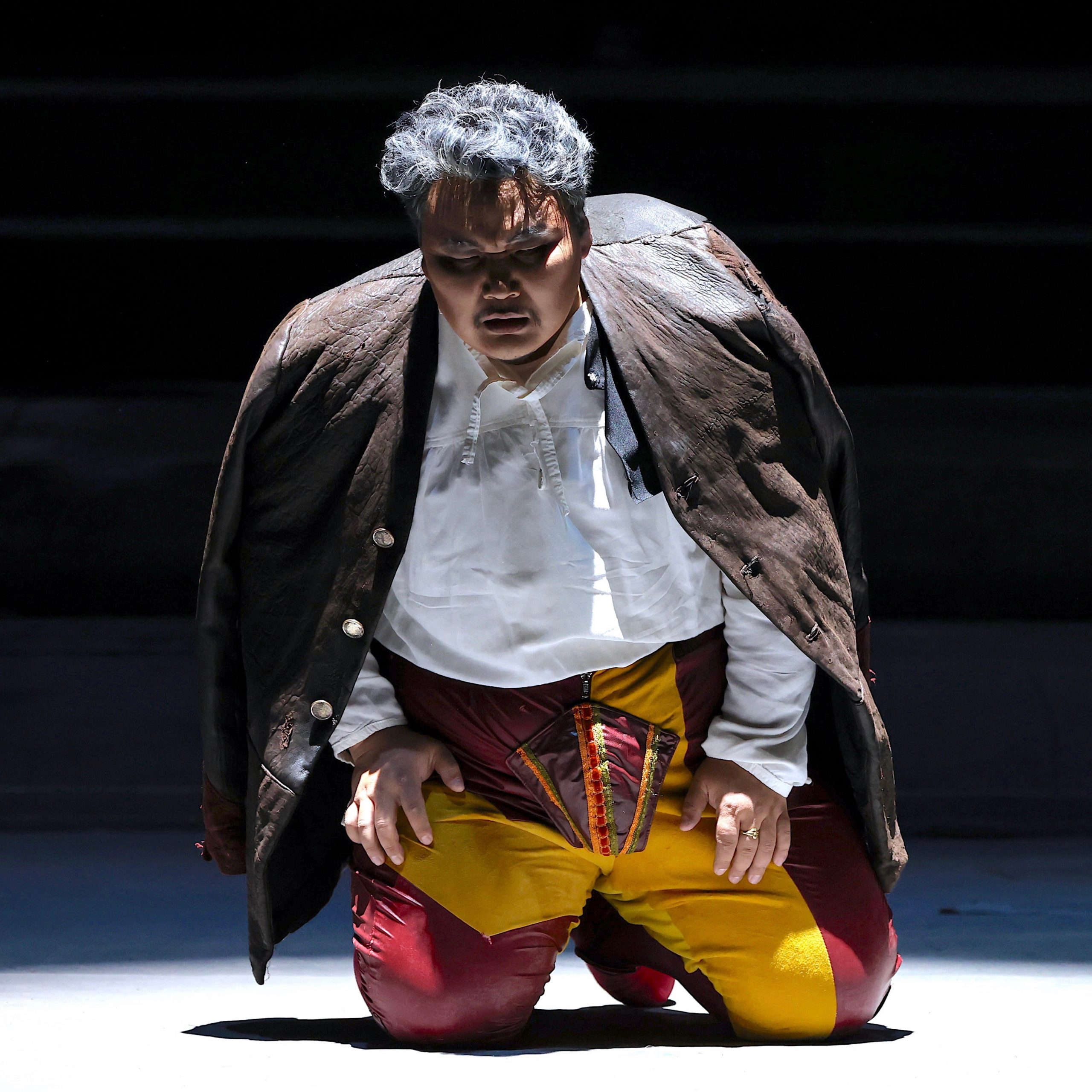 Read more about the article Dalla Mongolia un superbo Rigoletto