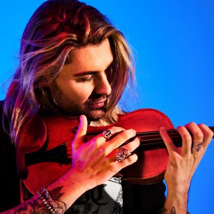 Read more about the article David Garrett – il violinista del Diavolo – infiamma il Carlo Felice