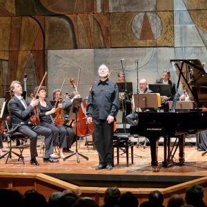 Read more about the article Teatro Carlo Felice, trionfo per Lonquich e Orchestra