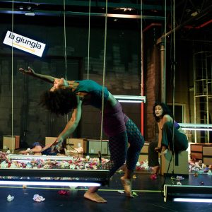 Scopri di più sull'articolo Donne che corrono in una giungla- prigione